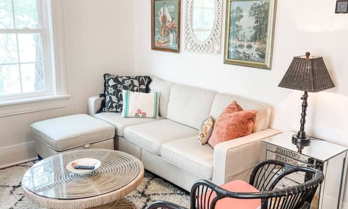 Columbia Apartment | Adorable 1BR Apt. w/KING bed 1 m. to square!