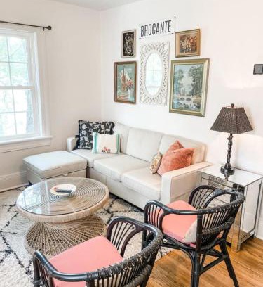 Columbia Apartment | Adorable 1BR Apt. w KING bed 1 m. to square