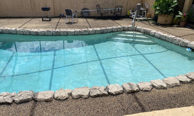 Coral Springs House | Adorable 2/1 with pool in Coral Springs