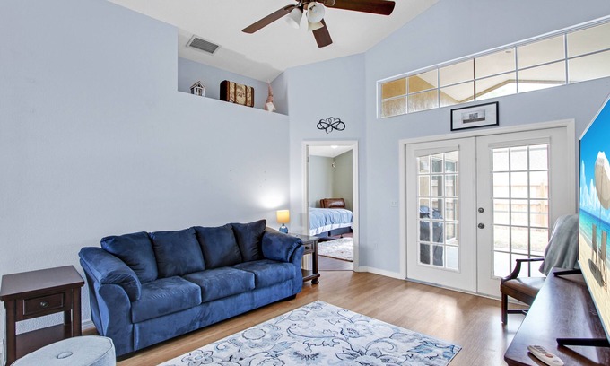Fruitville House | Adorable 3/2 home Deer Hollow 5 Min Benderson Park