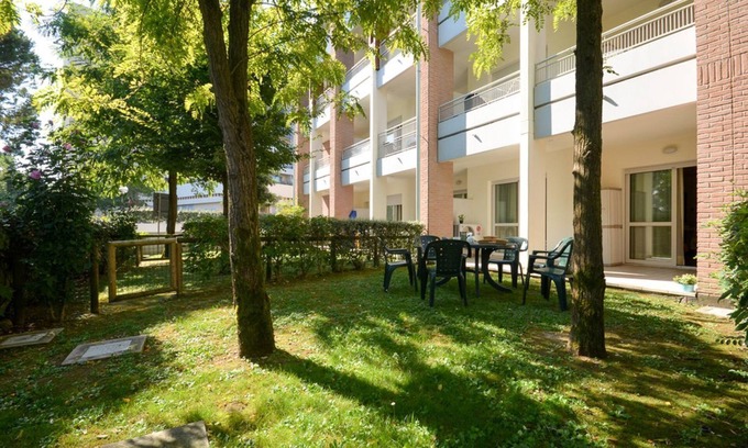 Bibione Apartment | Adorable 3 room flat with private patio in Bibione Pineda
