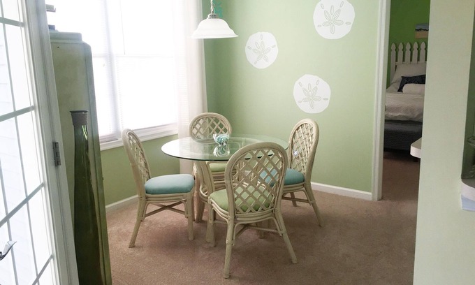 Rehoboth Beach Condo | ADORABLE and COZY 2/2 condo East of Rt.1. 3 miles from downtown!