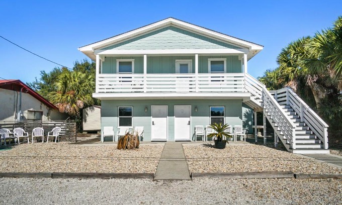 Laguna Beach Estates House | Adorable Beach Cottages by Panhandle Getaways