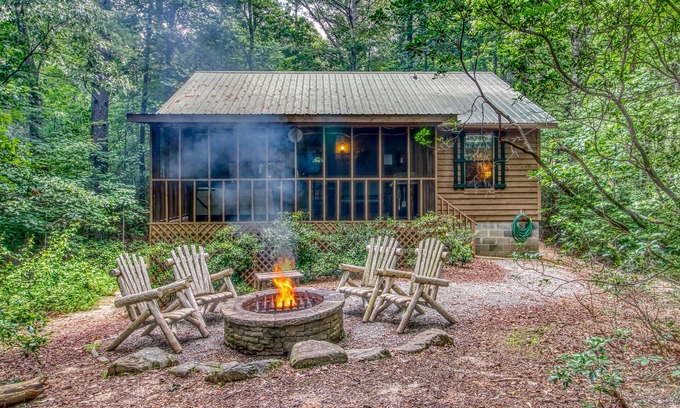 Sautee Nacoochee Cabin | Adorable cabin w/a hot tub, air hockey, & firepit Close to state park