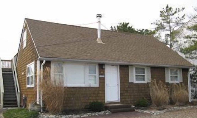 High Bar Harbor House | ADORABLE CAPE COD IN HIGH BAR HARBOR
