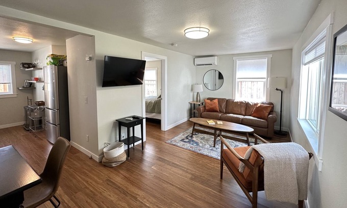 Corvallis Cottage | Adorable Cottage by the Park - Walk to Downtown Corvallis and O.S.U.