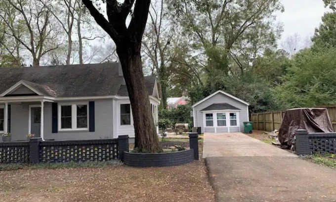 Aiken Cottage | Adorable Cottage in Downtown Aiken