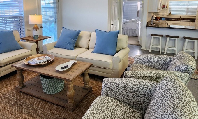 Foley Cottage | Adorable cottage on beautiful Magnolia River- minutes to Fairhope & the beaches!