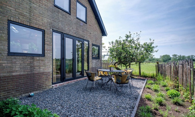Loosdrecht Cottage | Adorable Cottage with beautiful views near Amsterdam, Perfect for families