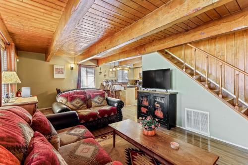 Cedar Glen House | Adorable Explorable