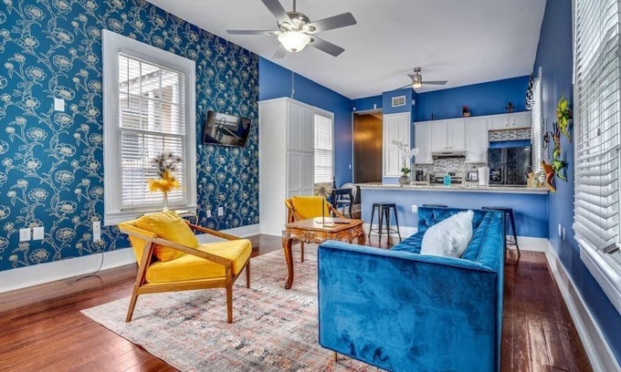 New Orleans House | Adorable Mid City 2 Bedroom Centrally Located!
