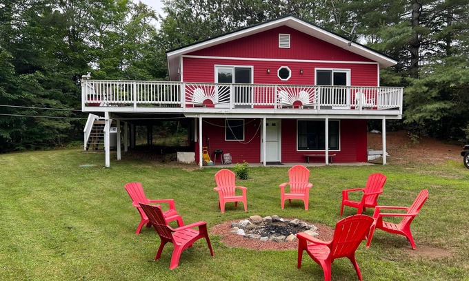 Twin Mountain House | Adorable mountain escape with firepit, wraparound deck, fast WiFi, & gas grill