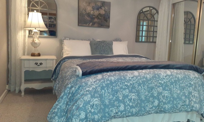 Oakhurst House | Adorable Relaxing Retreat.