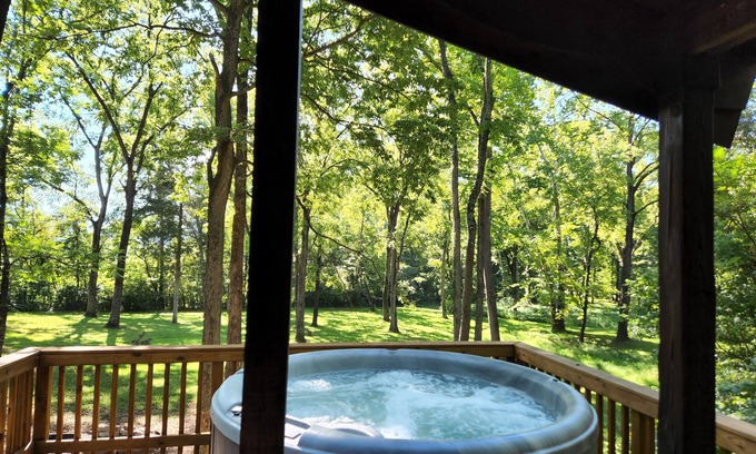 Luray Cabin | Adorable river front cabin ,with hot tub on the River