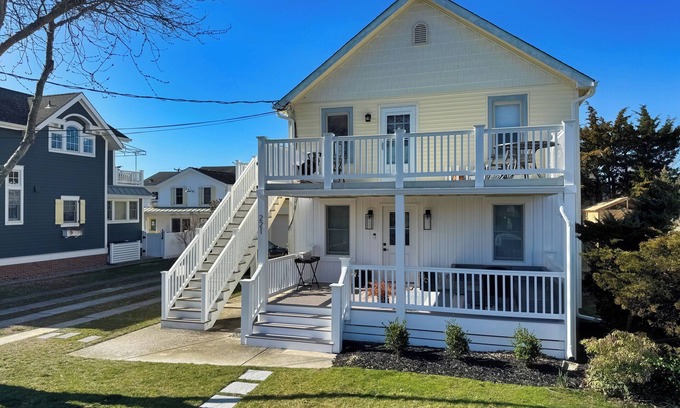 Stone Harbor Condo | Adorable Second Story condo near the Beach and Heart of Stone Harbor!