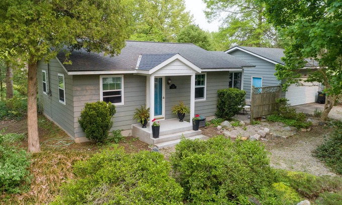Fennville Cottage | Adorable Southwest Michigan Cottage for Rent Near Inland Lake