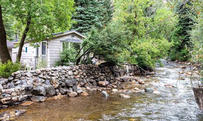 Snowbird Apartment | Adorable Studio Cabin on Big Cottonwood River