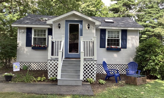 Gilford Cottage | Adorable, super cozy cottage with Lake Winnipesaukee views, 2 miles to Skiing!
