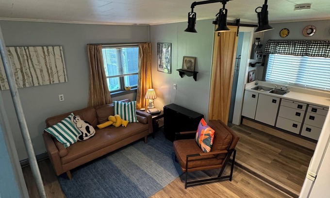 Ellicottville House | Adorable Tiny House in heart of Ellicottville - minutes to ski, walk to town