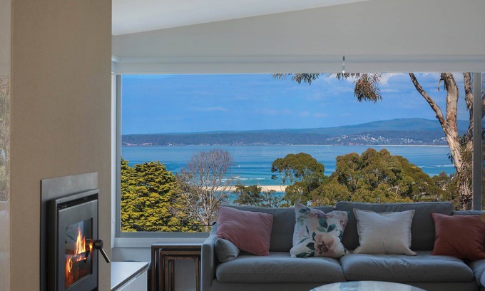 Merimbula Cabin | ADS on Collins - Pet friendly, 4 bedroom home
