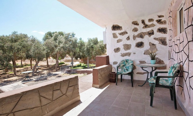 Tuineje House | Adults-Only Holiday Home Alma Eco-Rustic with Shared Pool and Terrace