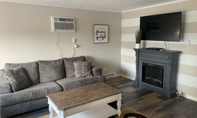 Holly Apartment | Adventure Acres- Suite C3