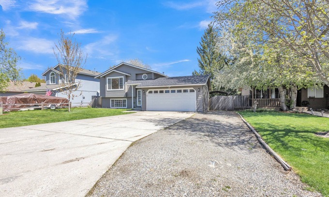 Coeur d'Alene House | Adventure Haus Hayden Lake-Family Fun with Hottub!