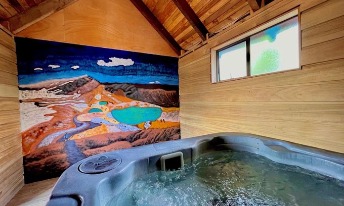 National Park Village Hotel | Adventure Lodge and Motels and Tongariro Crossing Track Transport
