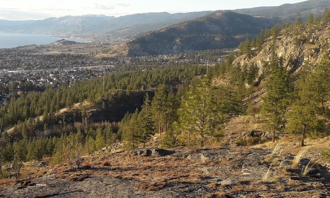 Okanagan-Similkameen Apartment | Adventure out your backyard!