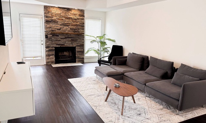 Clarksville House | Aesthetic 3-bedroom house close to Fort Campbell
