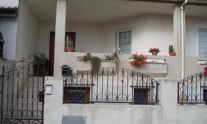 Oliena Bed & Breakfast | Affittacamere Peonia