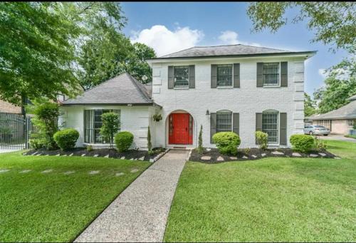 Barker House | Affordable 4 bedrooms home with a pool!