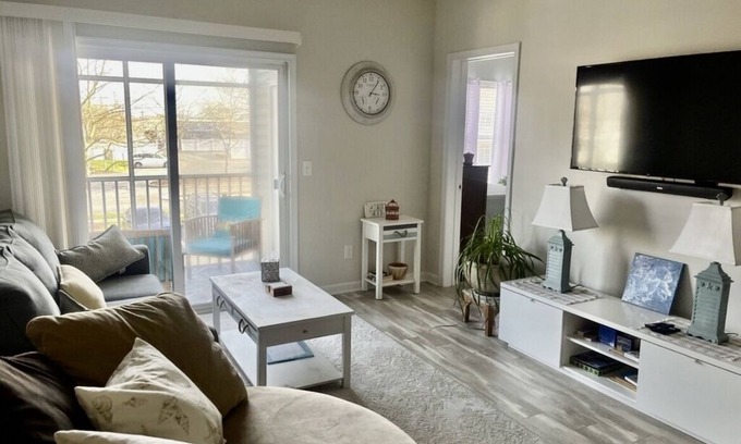 Rehoboth Beach Condo | Affordable and family friendly. Cozy, oasis by the beaches🏖️☀️n Condo with pool!