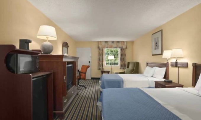 Alexandria West House | Affordable Comfort in Alexandria! 2 Double Beds11