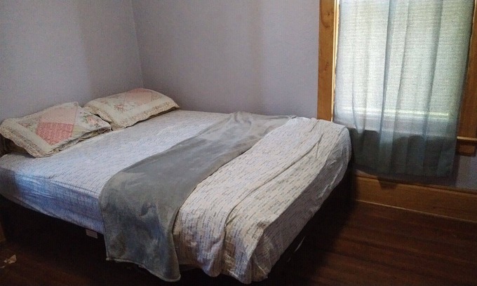Galesburg House | Affordable cool and nice place to stay when thinking of short vacation
