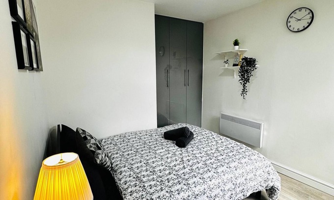 Rusholme House | Affordable Private Room with Amenities