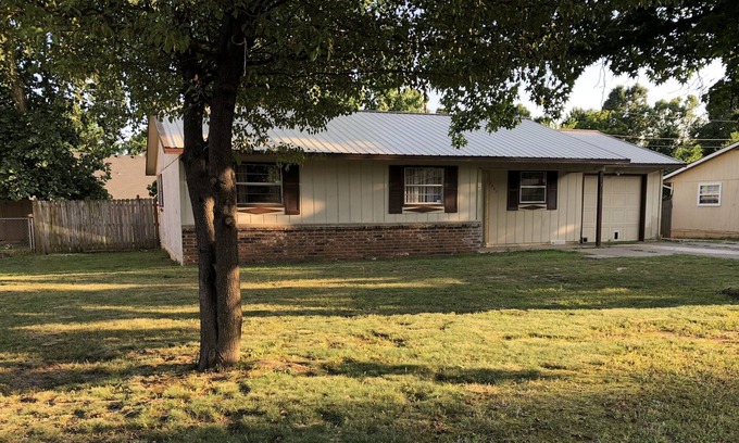Springdale House | Affordable, quiet, vacation rental home.