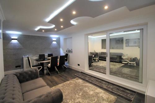 North Stifford House | Affordable Stays