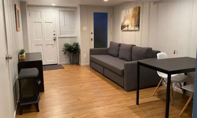 Downtown Apartment | Affordable Convenience 1bedroom 1 bath with small kitchenette