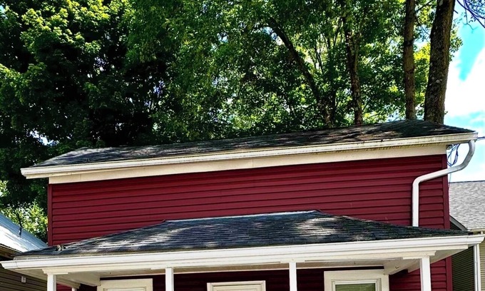 Williamsburg House | AFORDABLE & CHARMING HOME - Enjoy Urban Life & Nature! Hike, Bike, Shop & Dine!n