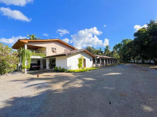 Kataragama Hotel | Agastyā