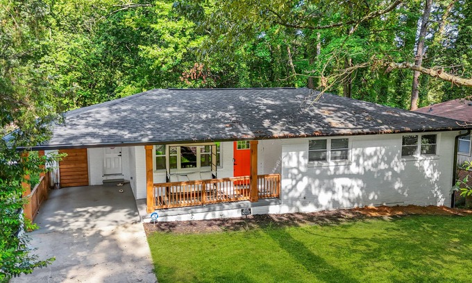 Church Street House | Age 25+ Serene Guest Suite Minutes to Mercedes Benz Stadium, Hartsfield-Jackson
