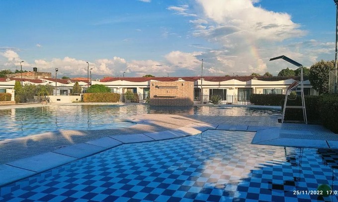 Flandes House | Agradable casa con piscina en tierra caliente