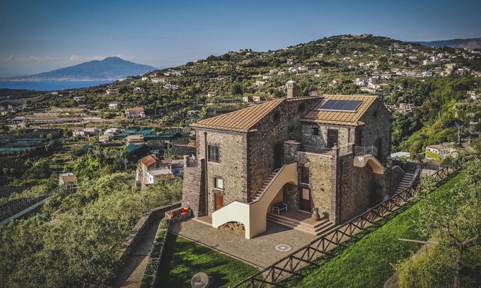 Schiazzano Villa | Agriresort Villa Edera, pool & sea view
