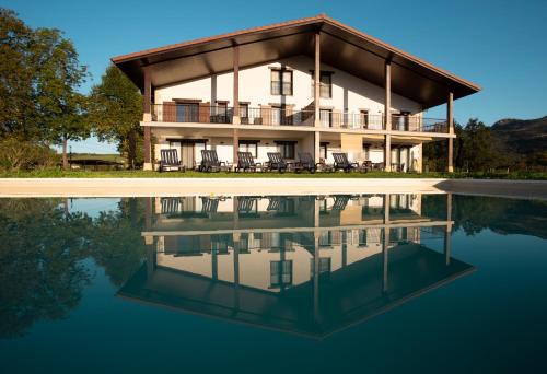 Urnieta House | Agroturismo Basitegi