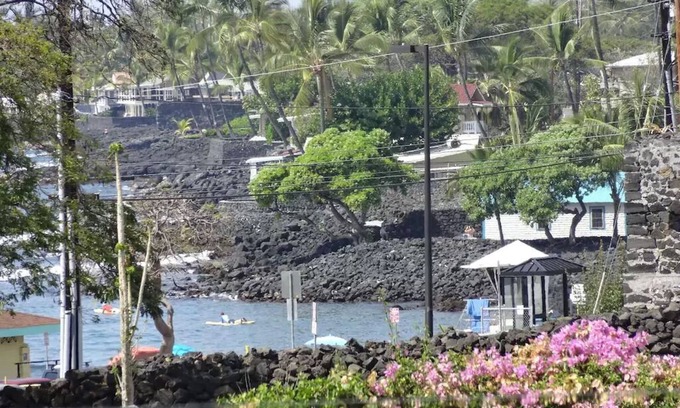 Kahaluu Bay Condo | Ahhhh.Paradise OCEAN VIEWS in Luxurious condo, Snorkeling,Surfing steps awayn