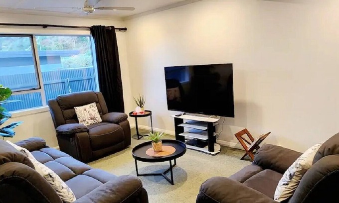 Ahuriri House | Ahuriri Escape - Home Away Home, Entire Bungalow