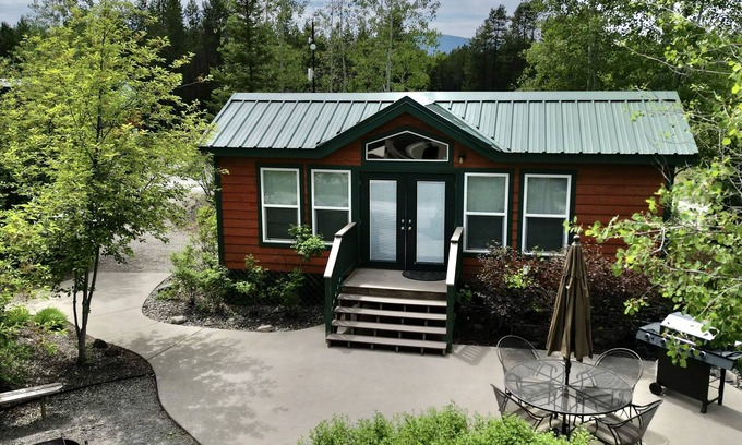 West Glacier Cabin | Aider Cabin West Glacier