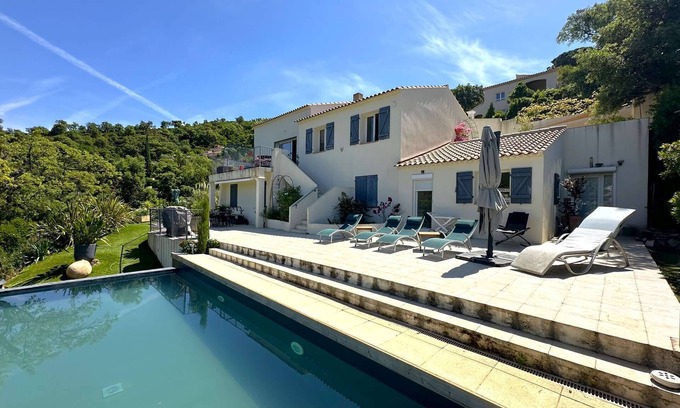 La Londe-les-Maures House | Air-conditioned Villa for 8 Guests with pool in the Domaine de Valcros