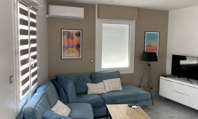 Quartier de l'Hippodrome House | Air-conditioned house 50m² with terrace, parking - 7 min shops and 10 min beach.